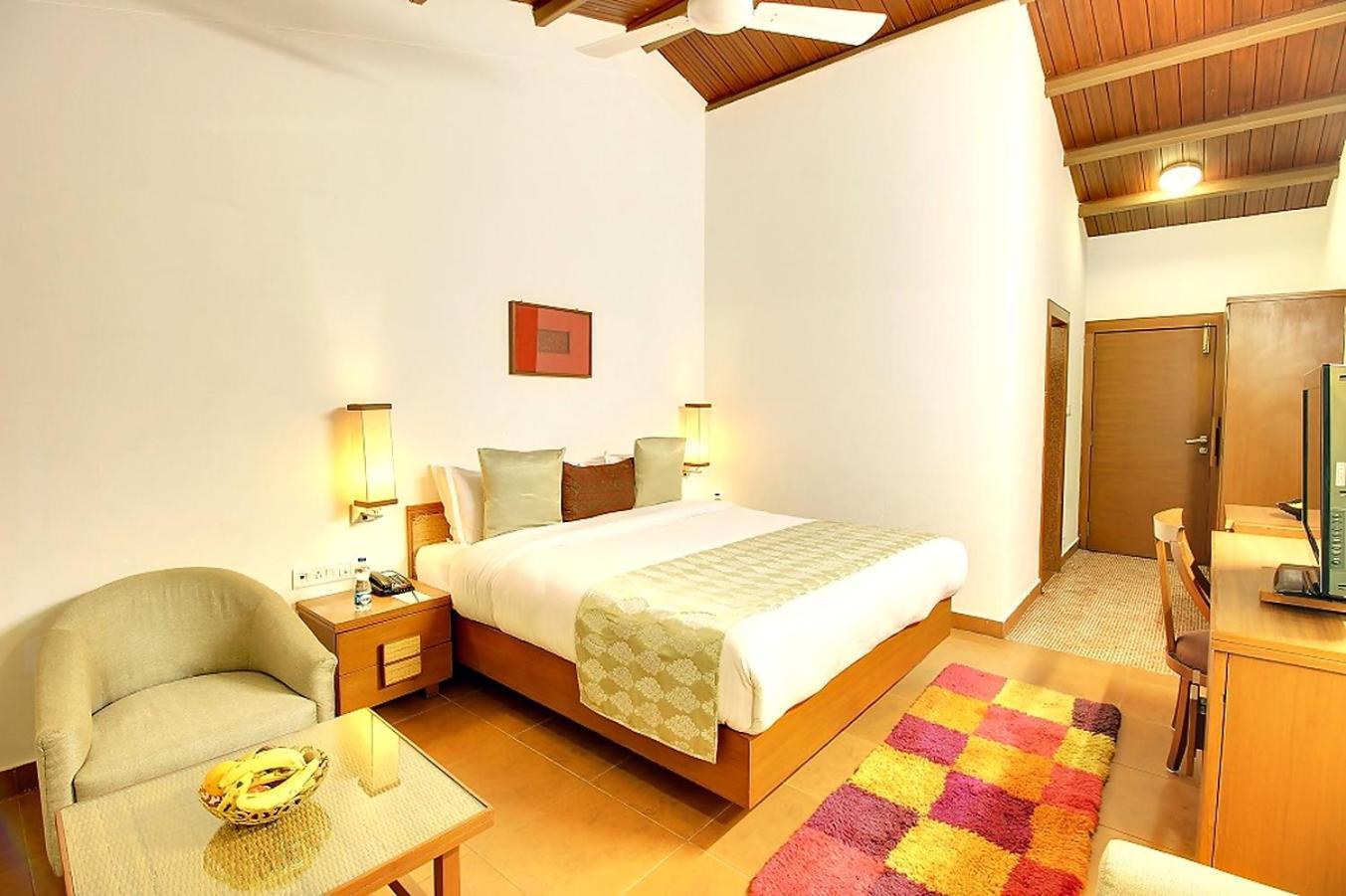 Holiday Resort & Spa A Unit Of S Poddar Group Gāndhīdhām Exterior foto
